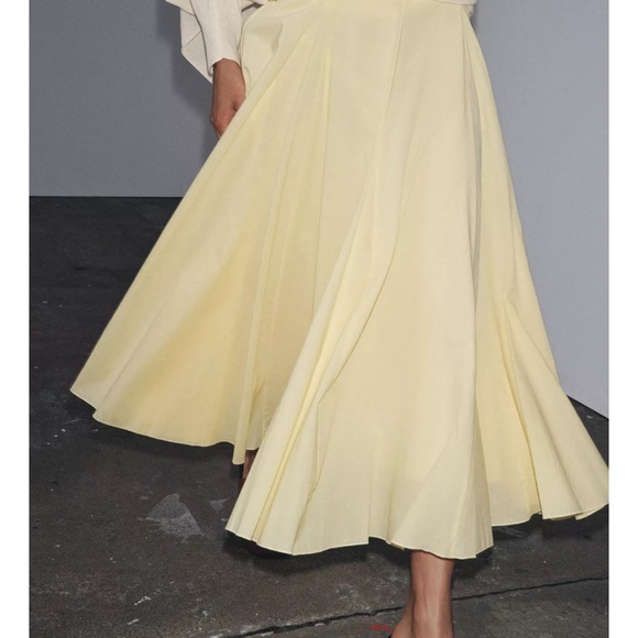 Zara Light Yellow A-Line Skirt - Picture 3 of 9